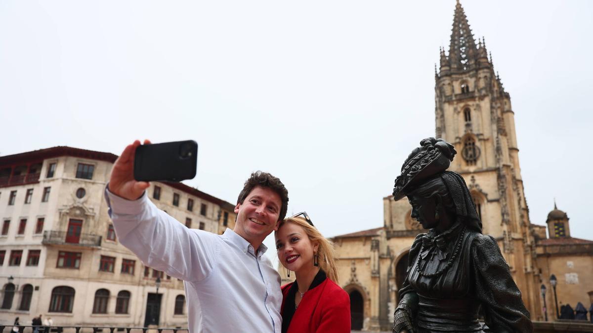 Turistas en Oviedo.