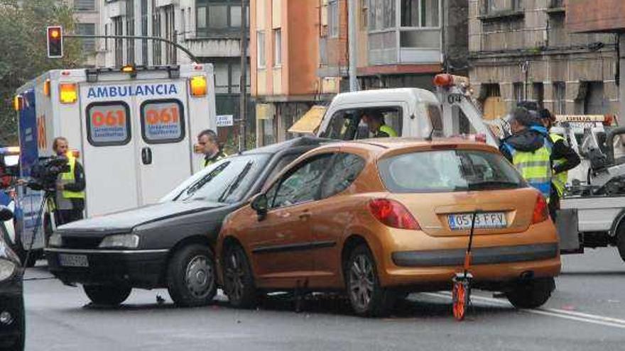 Un herido grave y tres leves en el choque de dos vehículos en el centro de Vigo