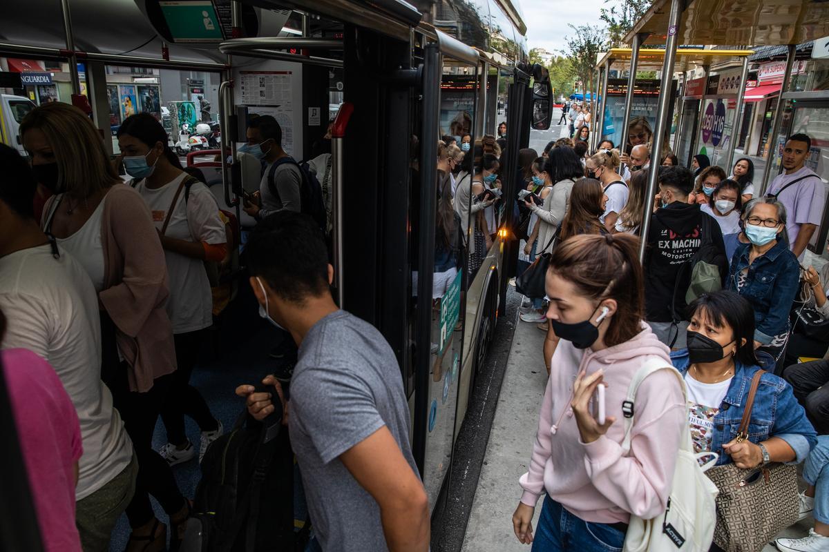 Primer día de huelga de autobuses en Barcelona