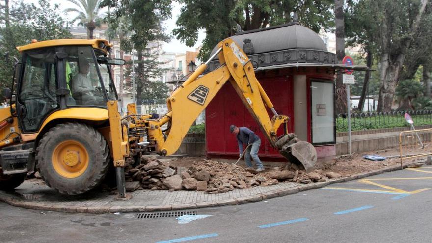 La Defensora del Pueblo investiga el &quot;abandono&quot; de la plaza del Lago