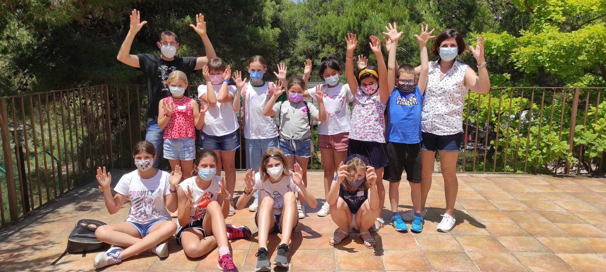 Grupo de participantes en el taller con el profesor.