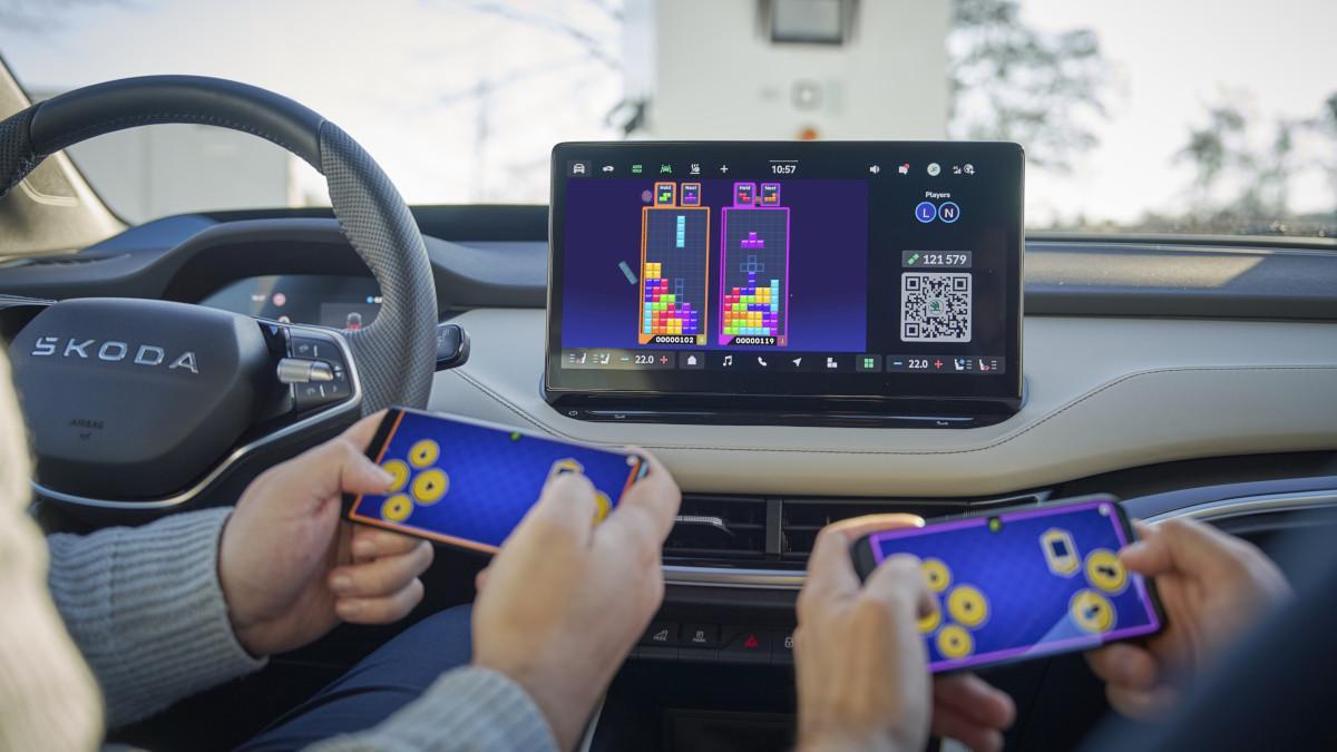 Partida al Tetris en la pantalla del Skoda