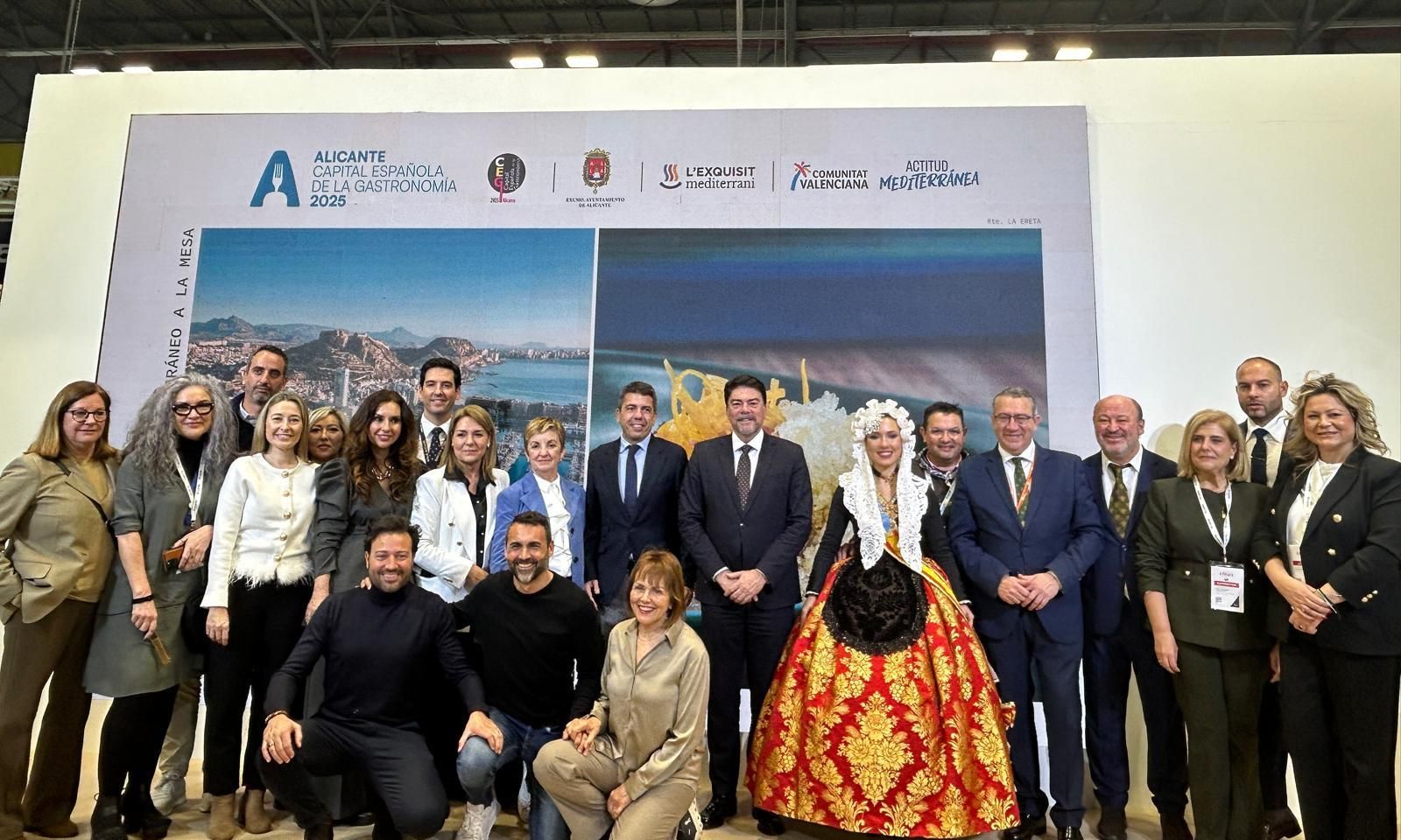 Al acto han asistido el presidente de la Generalitat, Carlos Mazón, la consellera de Turismo, Marian Cano, y representantes del sector.