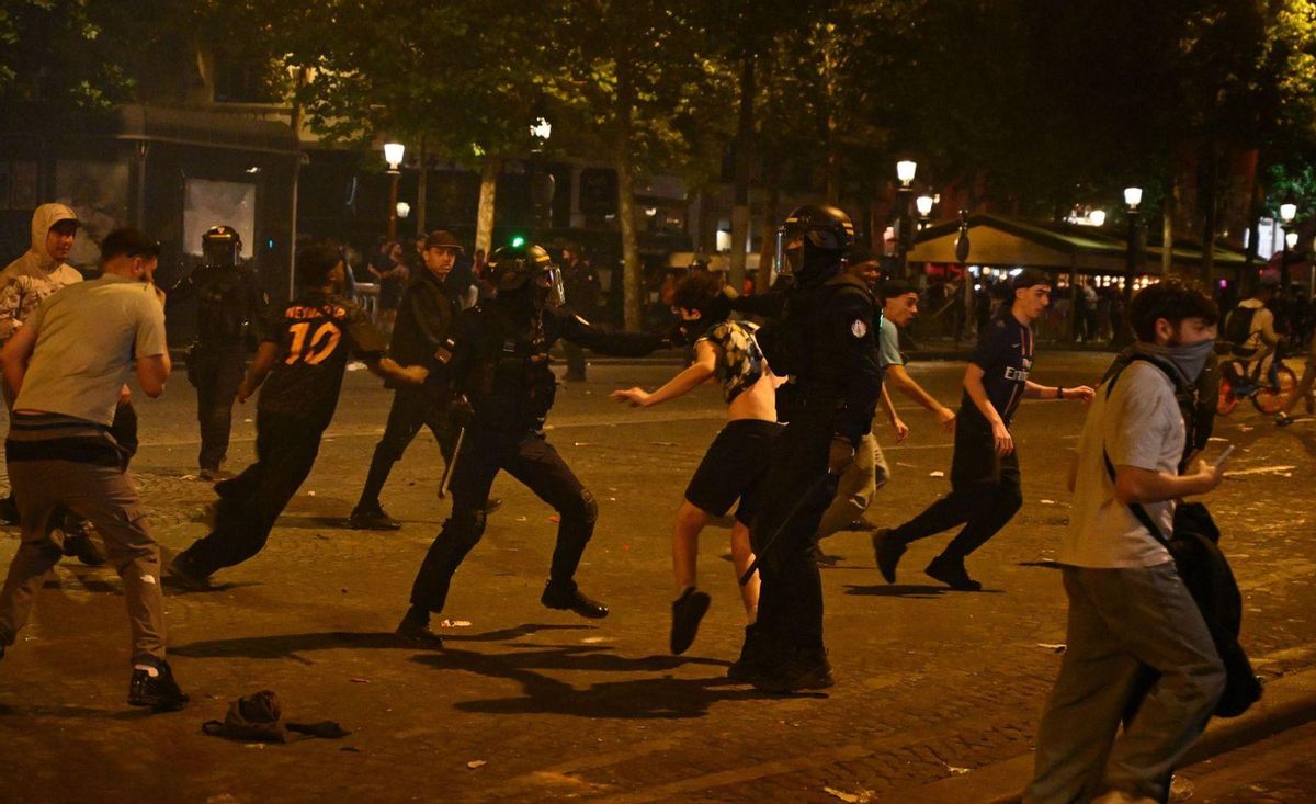 França aplica tocs de queda per reduir la violència juvenil després d’endurir la llei