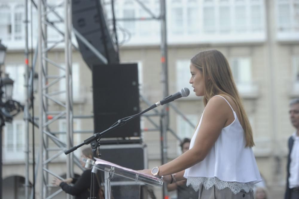 La regatista Sofía Toro inaugura las Fiestas de María Pita 2015 con la lectura del pregón