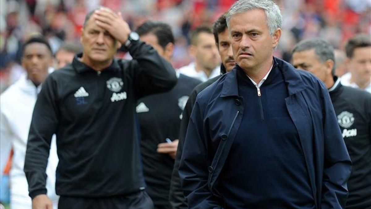 Mourinho responsabiliza a Van Gaal de sus recientes fracasos