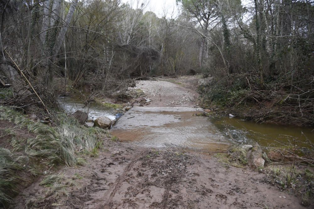 El principal camí del Suanya de Manresa, malmès pel temporal