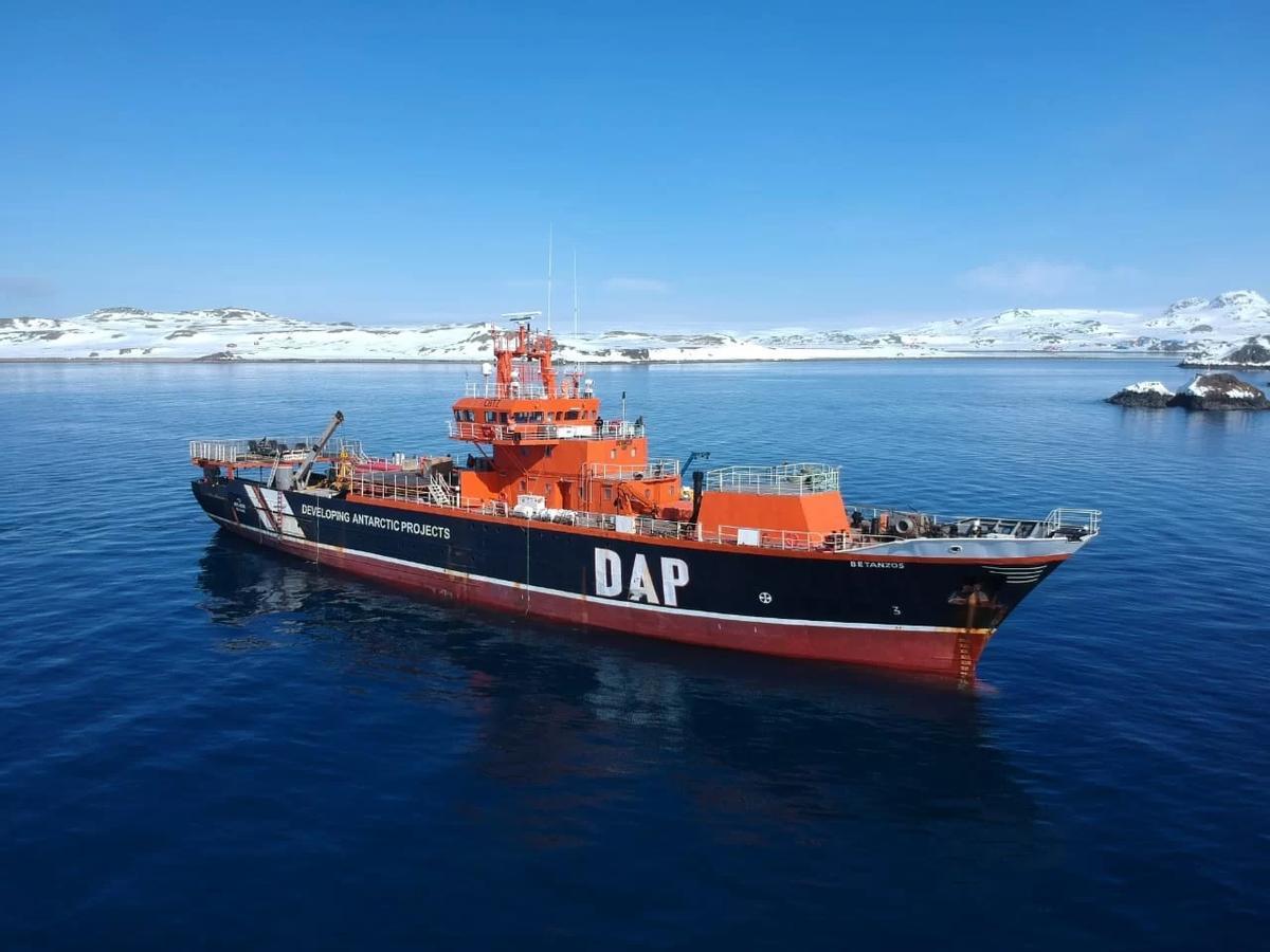 El pesquero «Betanzos», reconvertido en buque de investigación