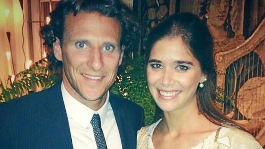 Diego Forlán se casó en una ceremonia civil con Paz Cardoso