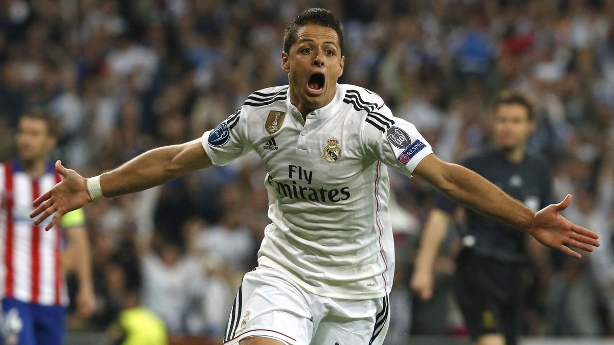 El exdelantero del Real Madrid Chicharito celebra tras marcar ante el Atlético de Madrid, durante el partido de vuelta de cuartos de final de la Liga de Campeones de 2015.