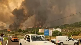 Arden casas, una fábrica y un punto limpio y desalojan un geriátrico en la comarca ourensana de Valdeorras