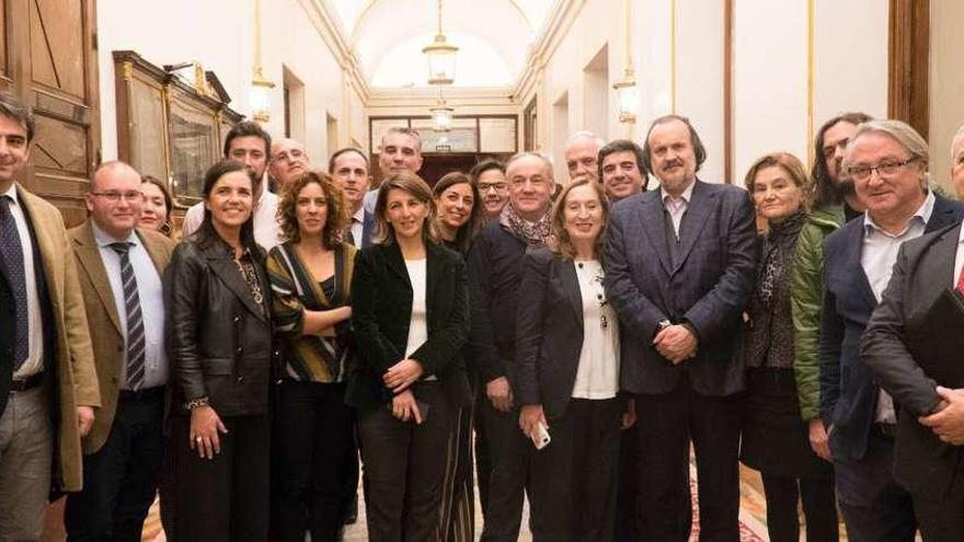 Diputados gallegos en el Congreso y en O Hórreo, ayer en la Cámara baja.