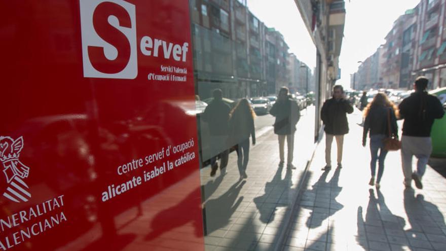 Fotografía de archivo de la oficina del Servef en la calle Isabel la Católica.