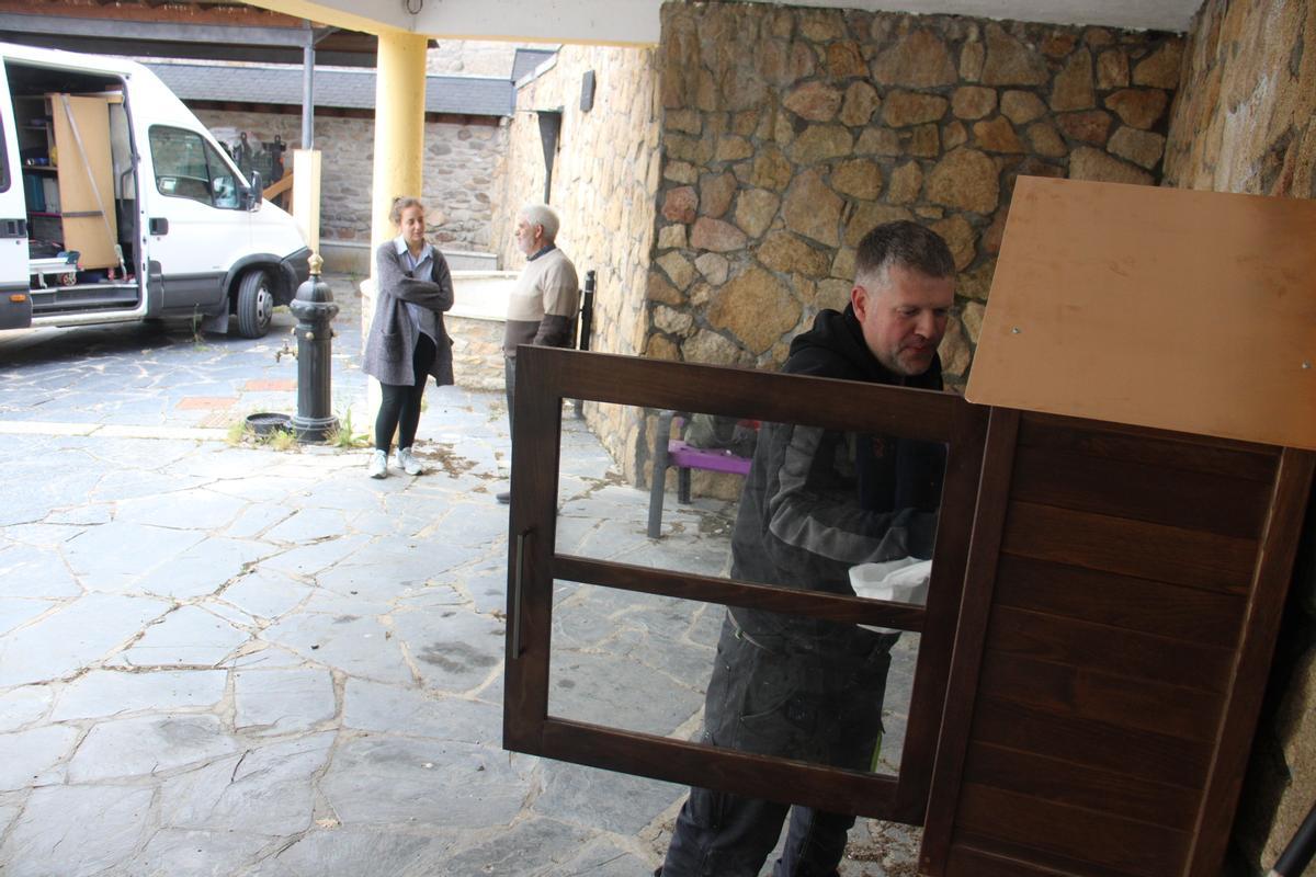 "Biblioteca mutante" instalada en Lubián.