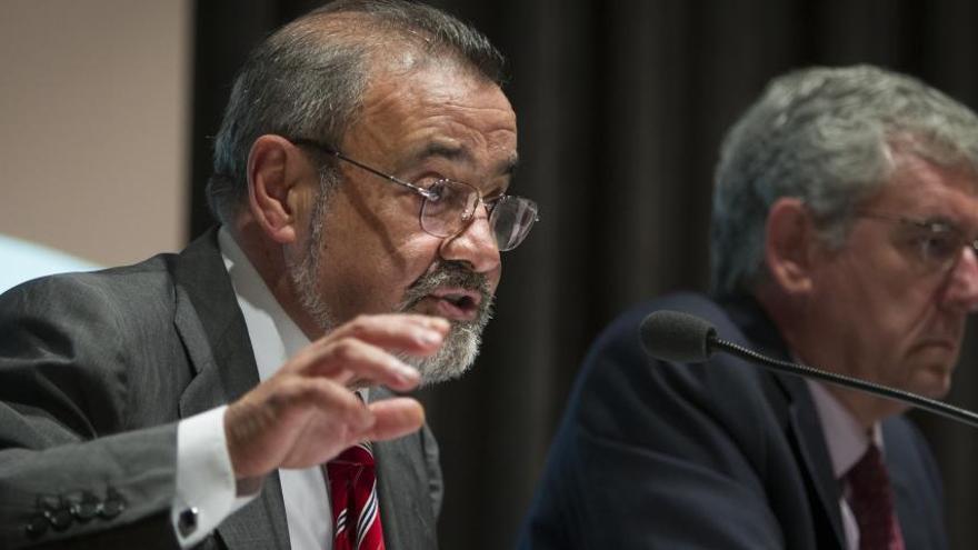 González, ayer, junto al secretario general de Cierval, Javier López Mora.