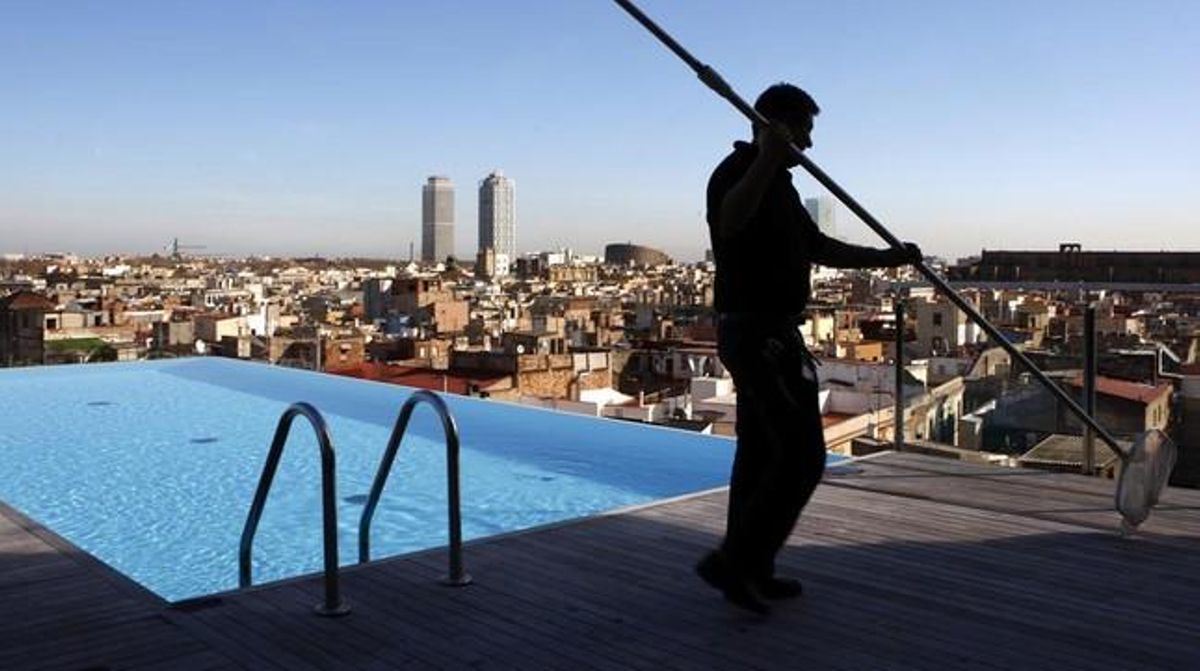 Piscina del Grand Hotel Central a Barcelona. Piscina del Grand Hotel Central a Barcelona.