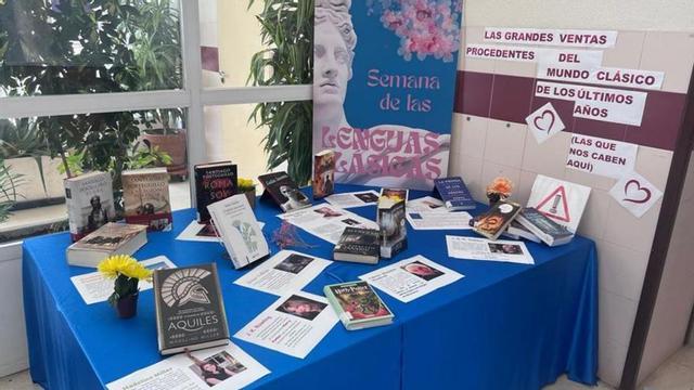Una exposición dedicada a las Lenguas Clásicas en el IES O Castro, el curso pasado.