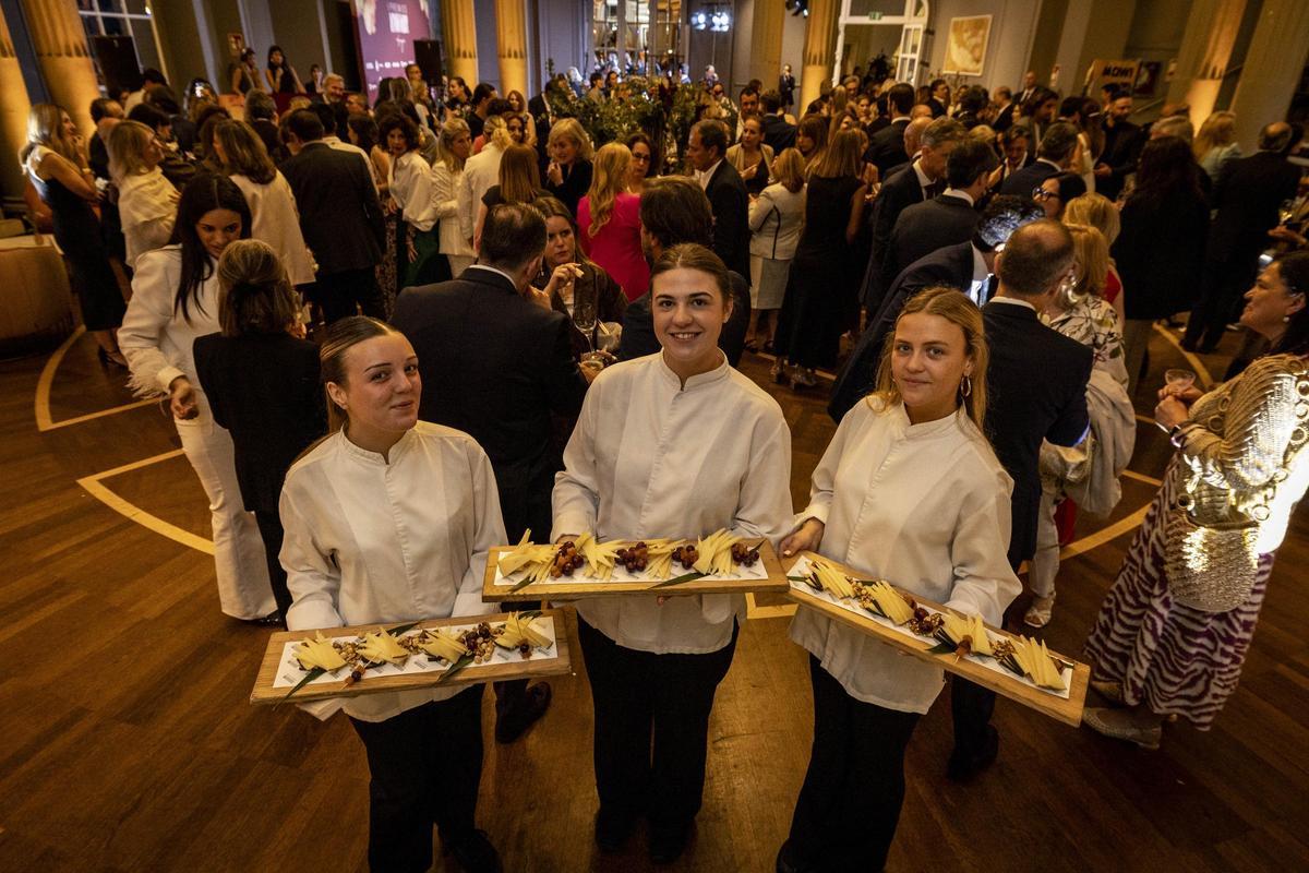 La Ontina Catering ha ofrecido un servicio a la altura de un evento de esta categoría: estética, impecable y producto de calidad.
