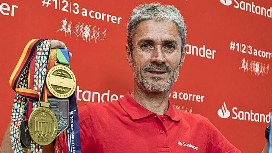 Un tenista de la Armada ficha al maratoniano Martín Fiz