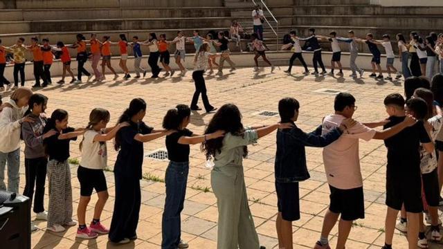 Una de las actividades que se llevaron a cabo con los alumnos durante la I Jornada Francófona de Primaria de la Región de Murcia. | L.O.