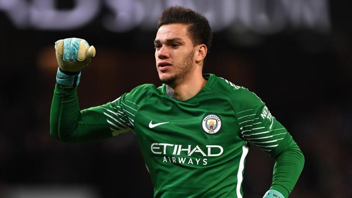 Ederson celebrando el tanto de Otamendi