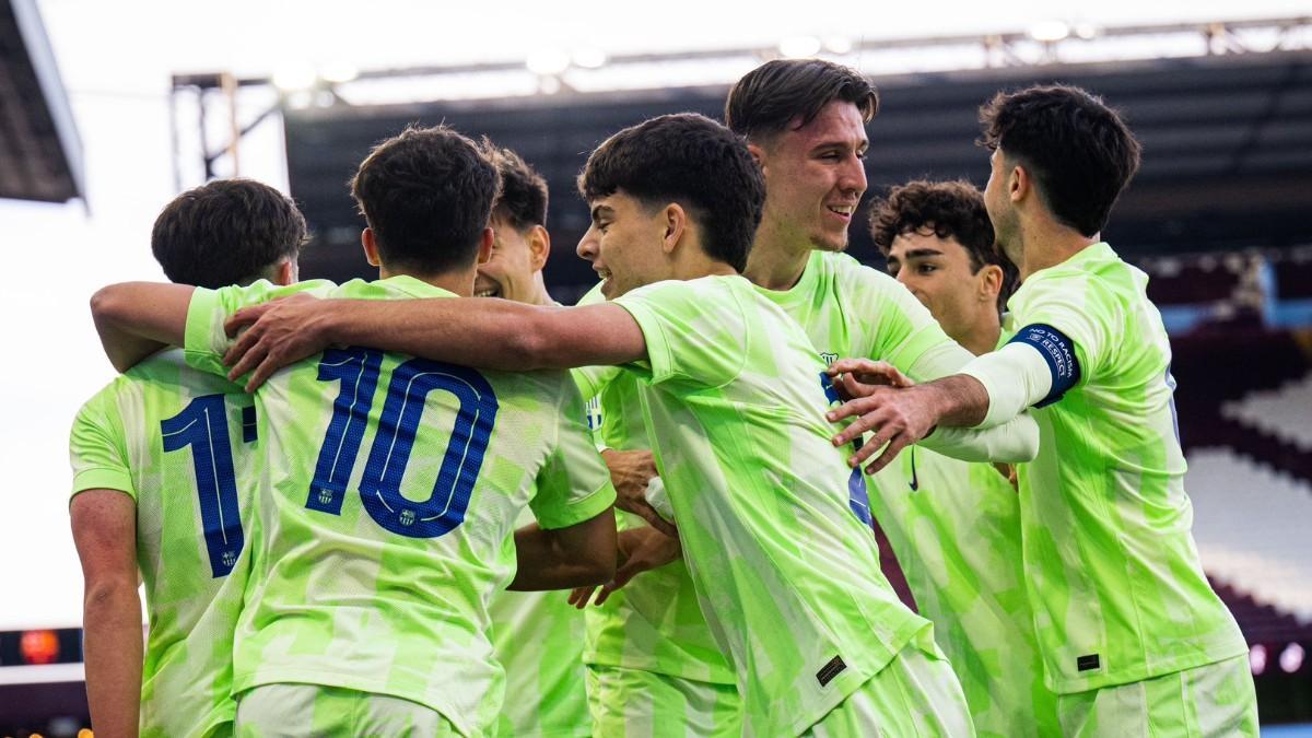 Así celebraron los jugadores del Barça la victoria en Villa Park