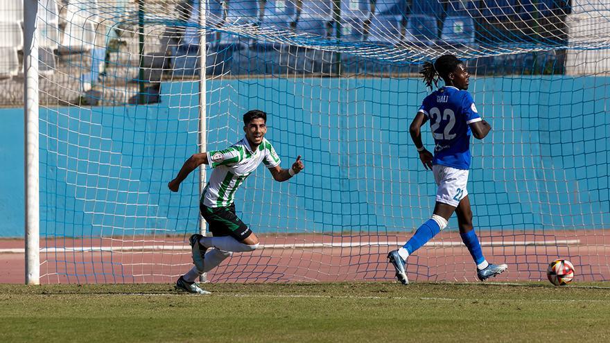 Un efectivo Córdoba CF se lleva los tres puntos de Melilla en un partido gris