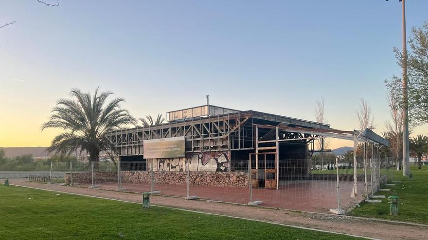 El PSOE de Córdoba propone convertir el quiosco del Balcón del Guadalquivir en un centro de interpretación y educación ambiental