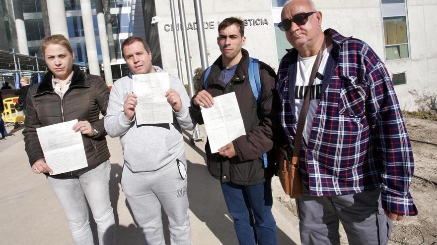 Un grupo de opositores a agentes de seguridad lleva el examen a los tribunales