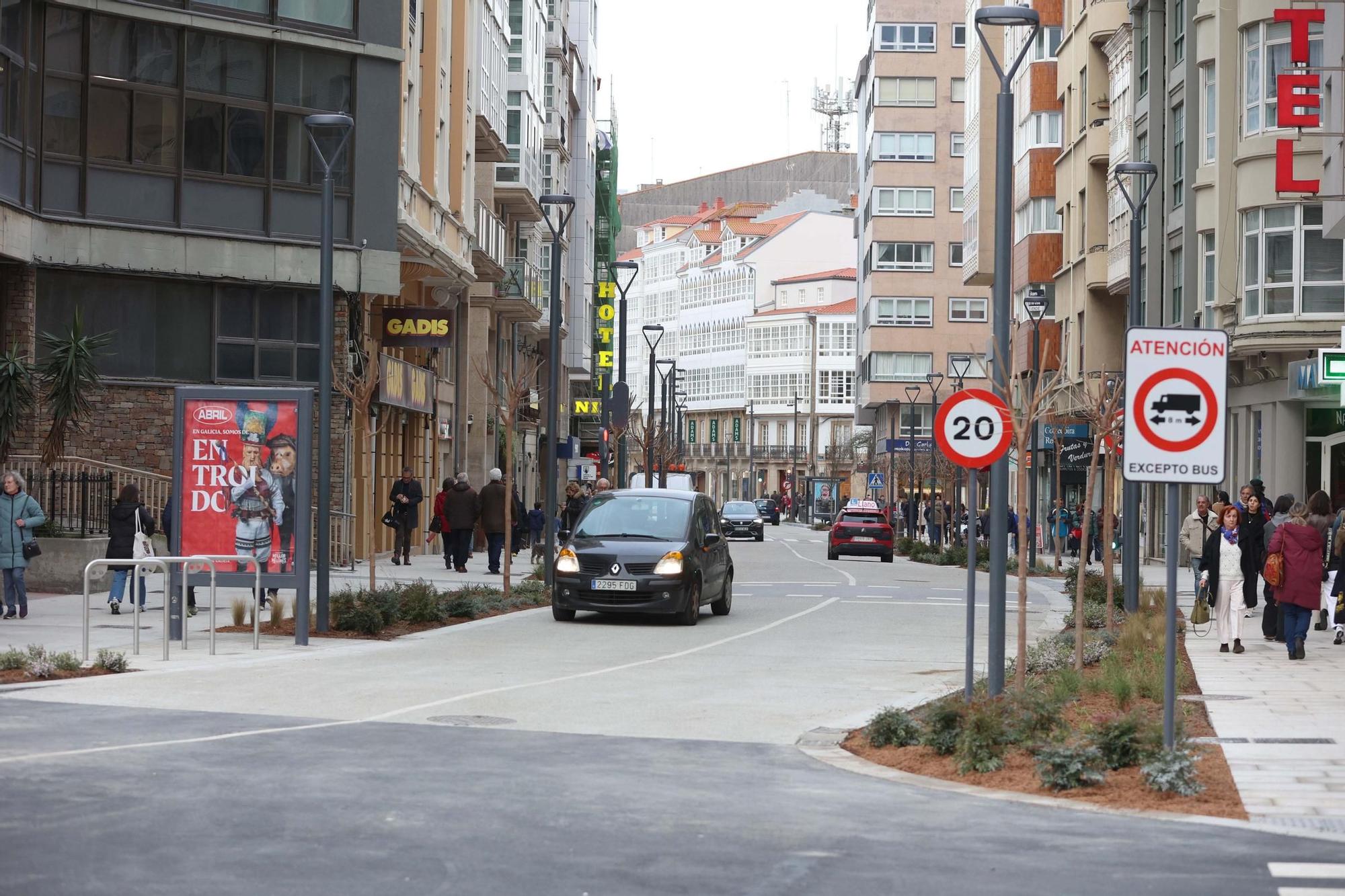 La calle San Andrés reabre al tráfico