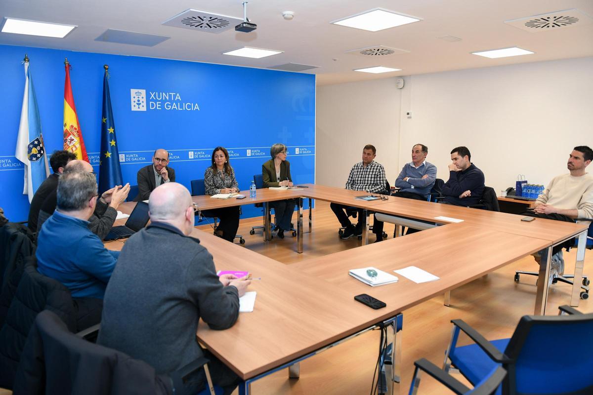 La reunión entre representantes de la Consellería do Mar y de las empresas A Ostreira y Proameixa.