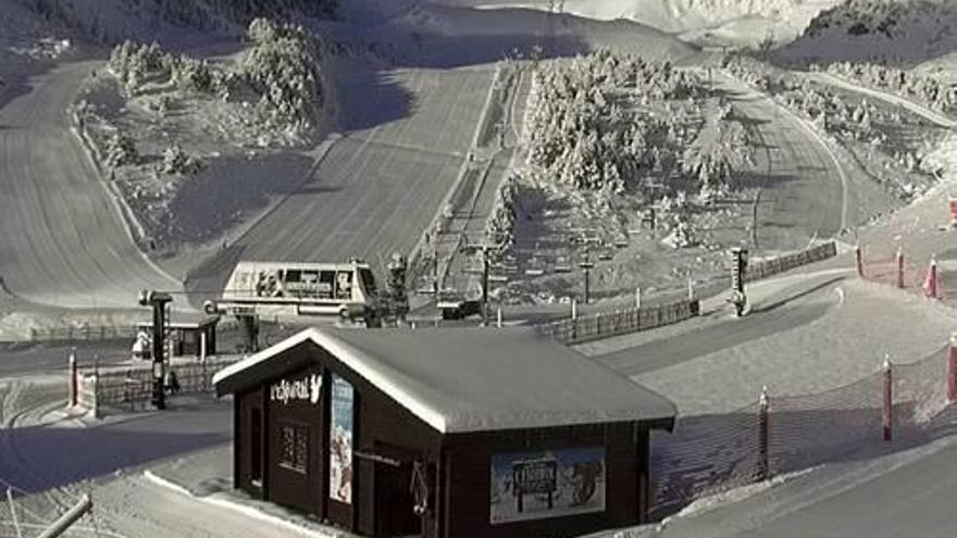 La gran nevada permet obrir portes a l&#039;estació de Vallter 2000