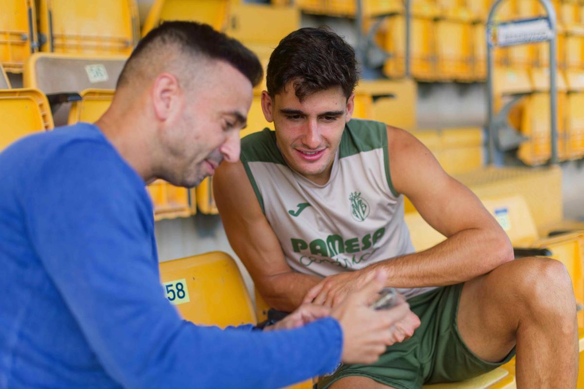 Sergi Cardona atendió a 'Mediterráneo' en el Mini Estadi de la Ciudad Deportiva del Villarreal CF.