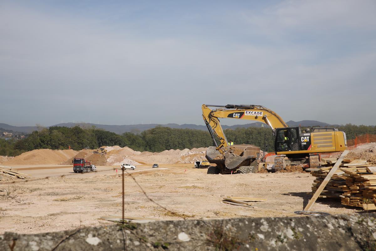 Despliegue y avance de las obras de Amazon en la parcela de Bobes