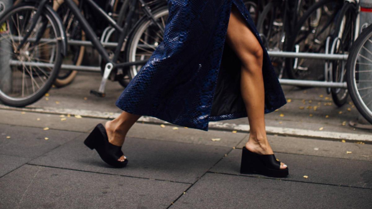 Qué son las sandalias slinky y por qué las necesitas
