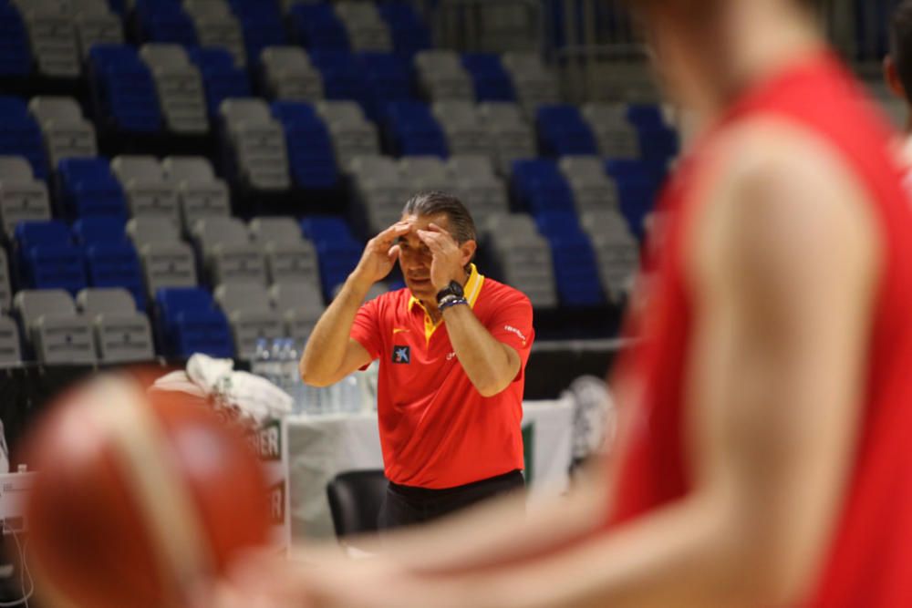 El equipo nacional aterrizó en Málaga al mediodía y por la tarde se entrenó en el Martín Carpena, con el flamante debutante Alberto Díaz y una gran representación del básket malagueño