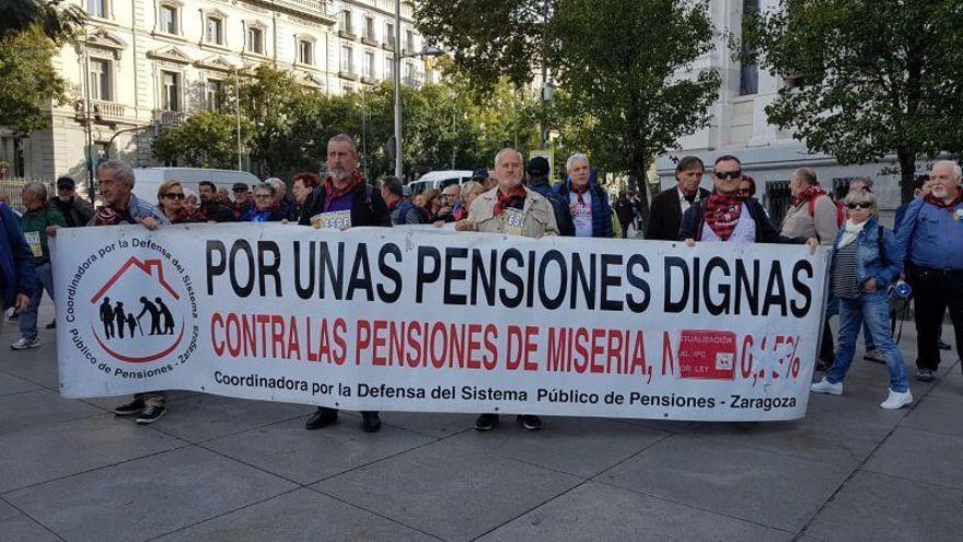 Cerca de 200 aragoneses defienden en Madrid el futuro de las pensiones