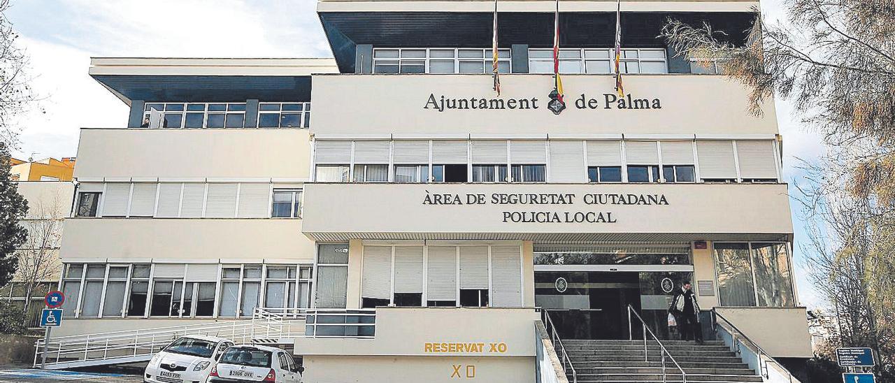 Exterior del cuartel de Sant Ferran, sede de la  Policía Local de Palma