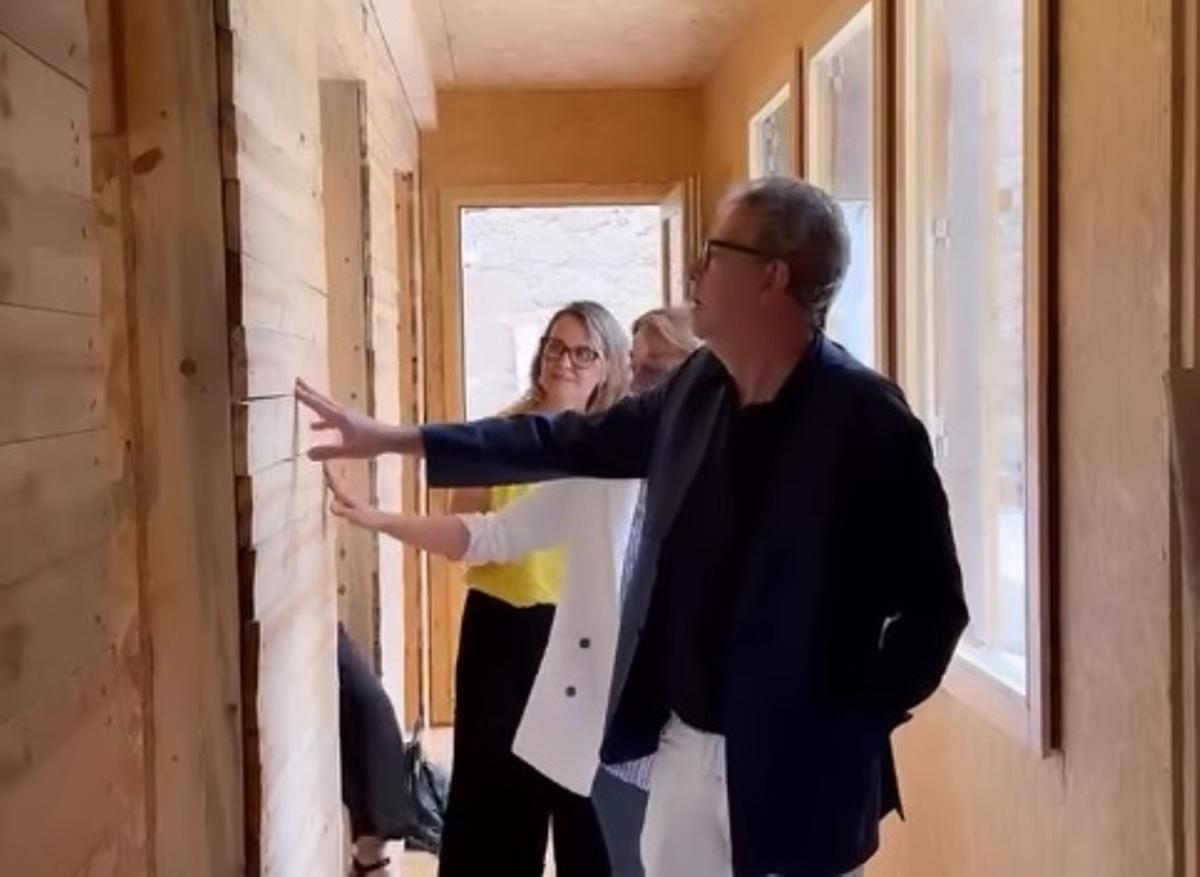 La visita a les noves instal·lacions de l'escola