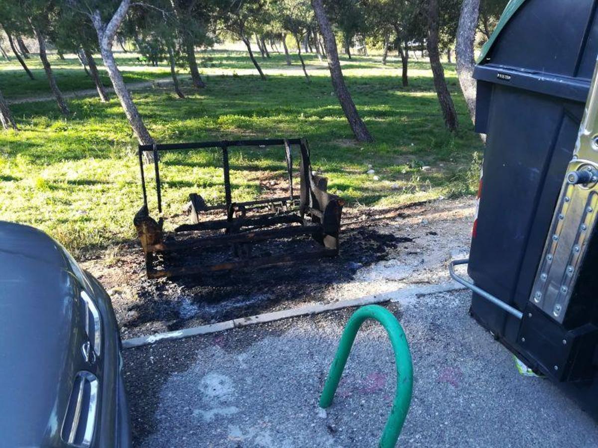Cuatro contenedores incendiados la pasada madrugada en Torrero