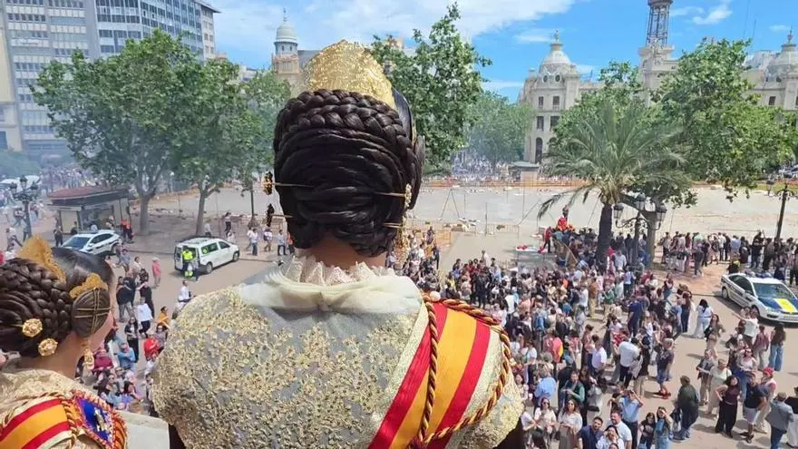 Mascletà en "Azul Mariano" por el día de la Virgen