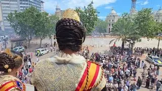 La pirotecnia honra a la patrona con una mascletà Azul Mariano de Aitana
