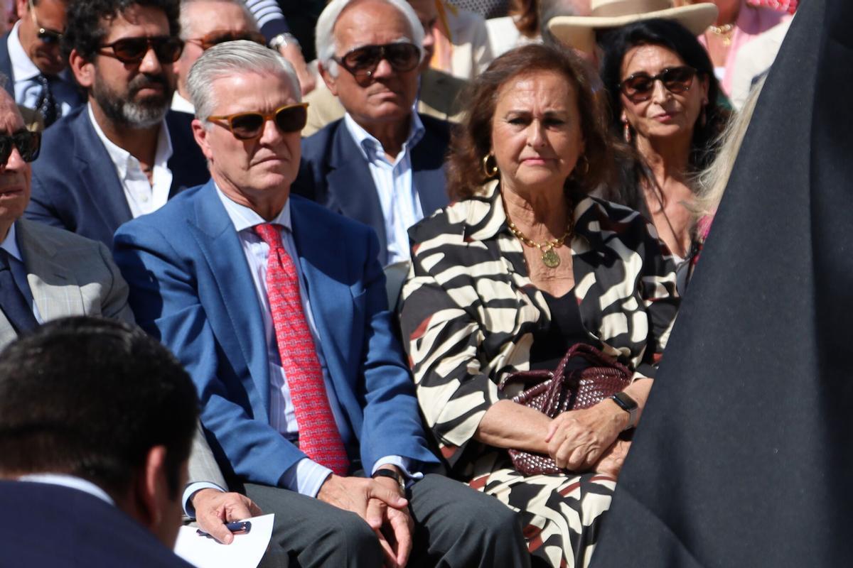 Imágenes de la inauguración del monumento a Rafael de Paula en la Plaza de Toros.