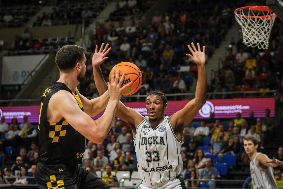 Partido Lenovo Tenerife - Darussafaka, en imágenes