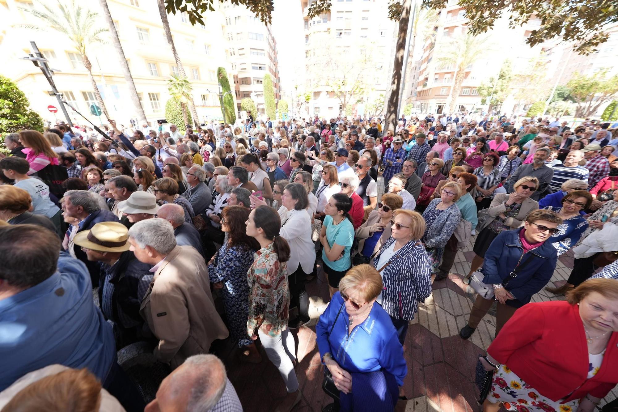 Galería de imágenes: La Virgen del Lledó sale de la basílica para ir a la ciudad