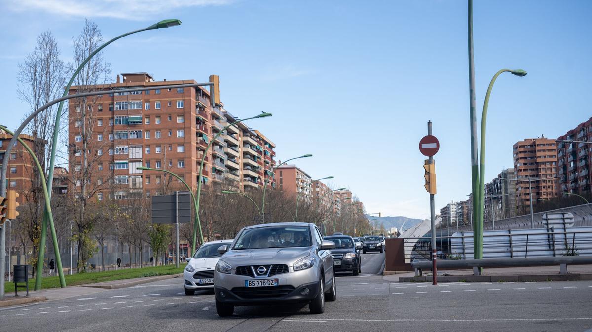 BCN estudia posar un radar i més senyals a la cruïlla amb més accidents