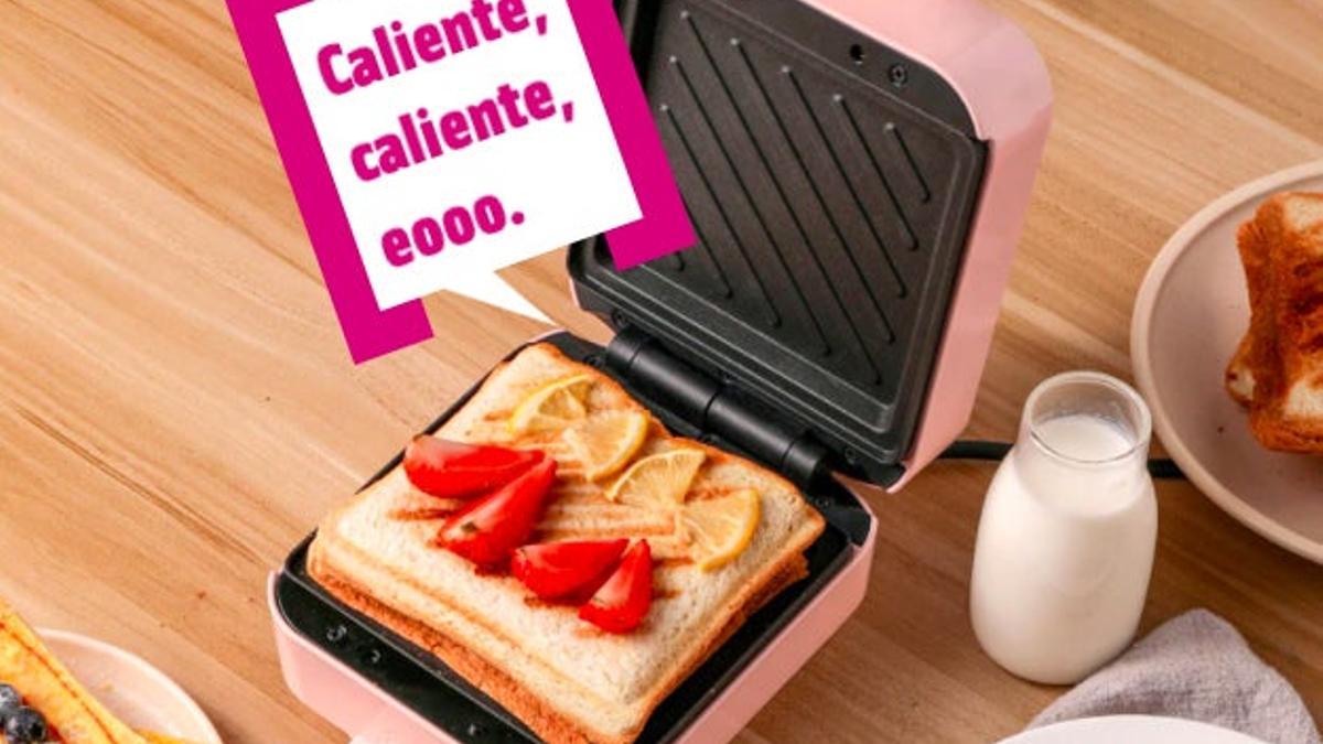 ¡Marchando una 'cuquimerienda' con la sandwichera rosa que alegrará tu cocina!