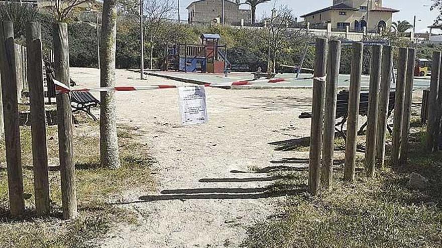 Uno de los parques, precintados todavía.