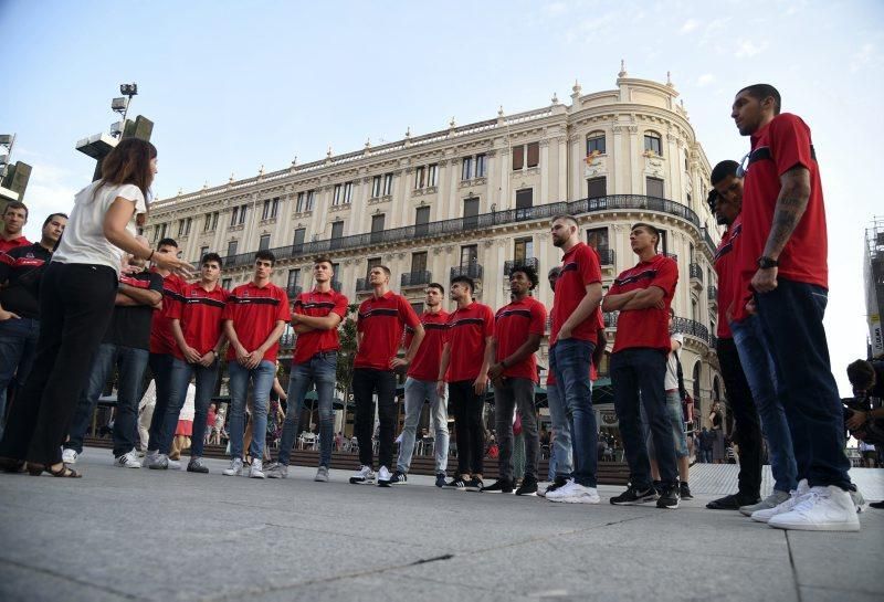 Recorrido turístico del Basket Zaragoza por la capital aragonesa