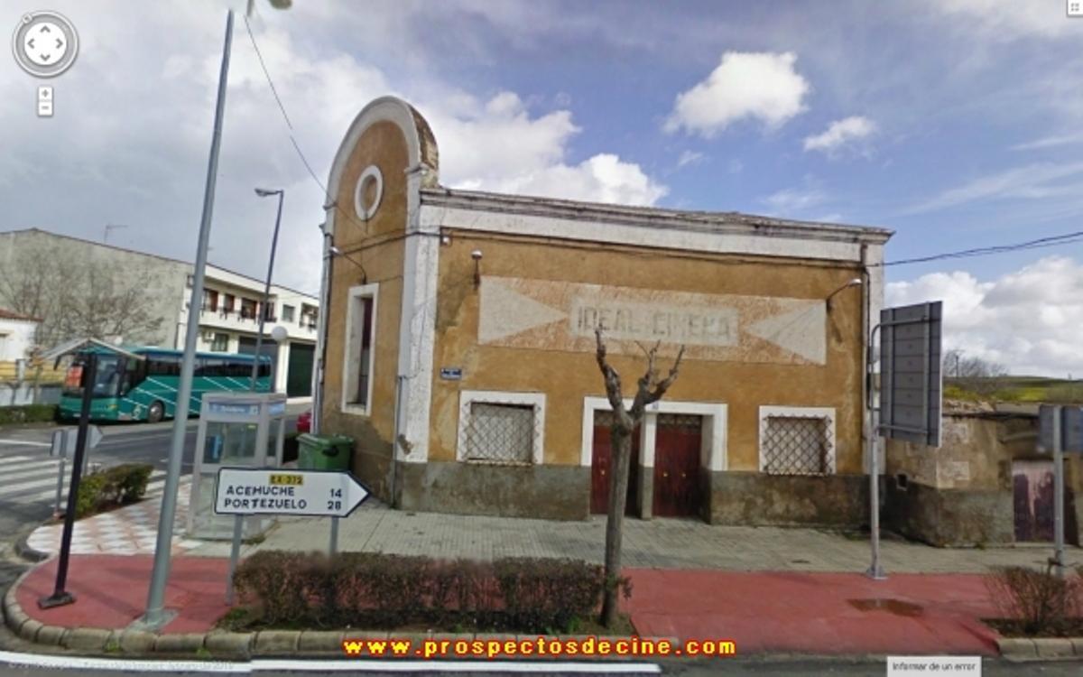 Imagen antigua del Ideal Cinema de Ceclavín.